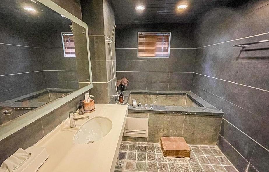 Woods Inn Цзяосі Екстер'єр фото